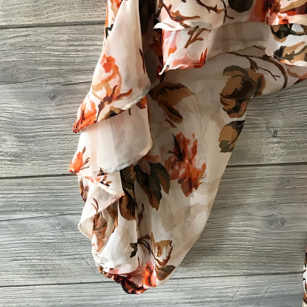 White House Black Market Floral Ruffle Blouse - Picture 3 of 8